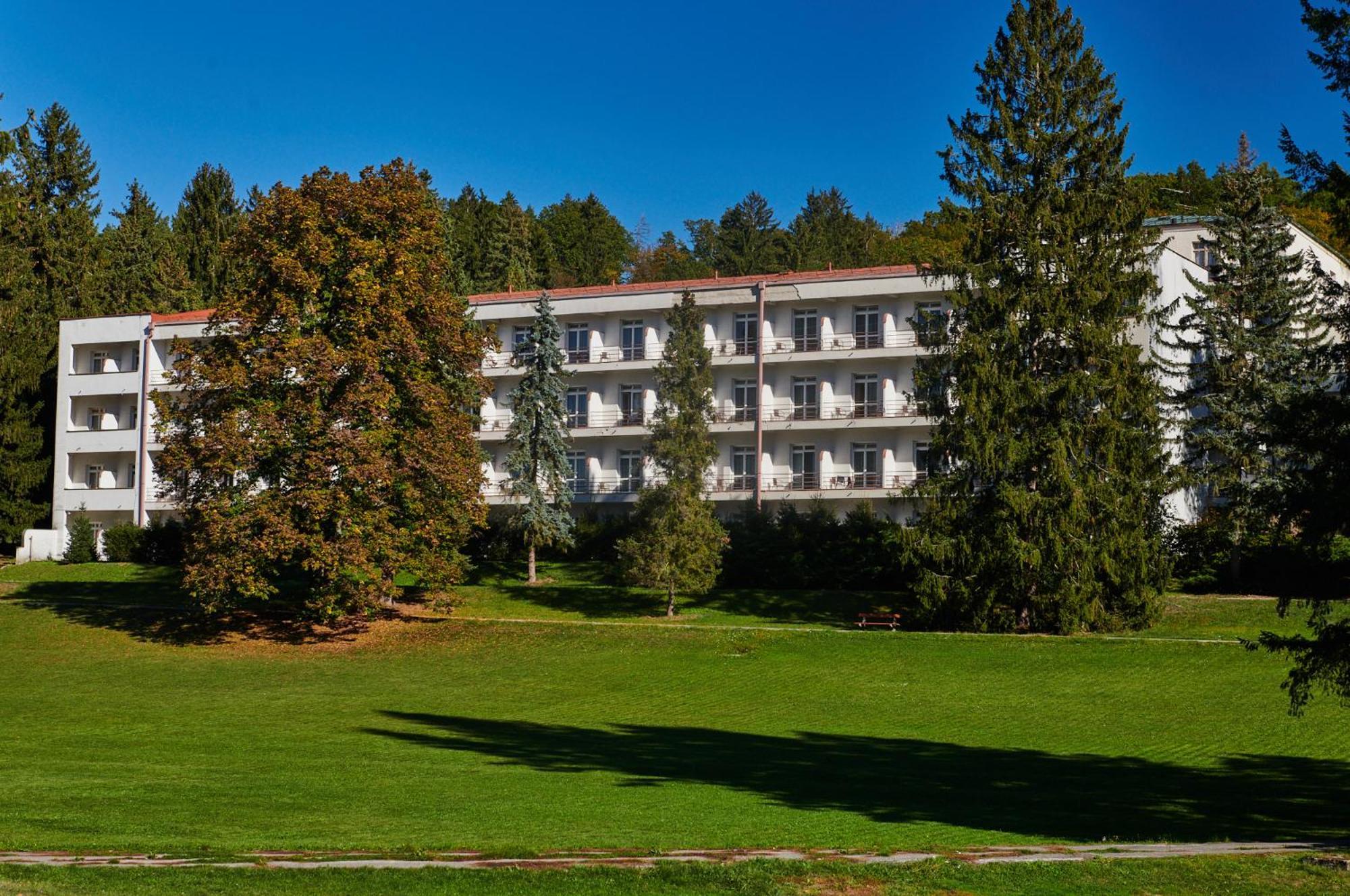 Hotel Palace - Kupele Sliač Exterior foto